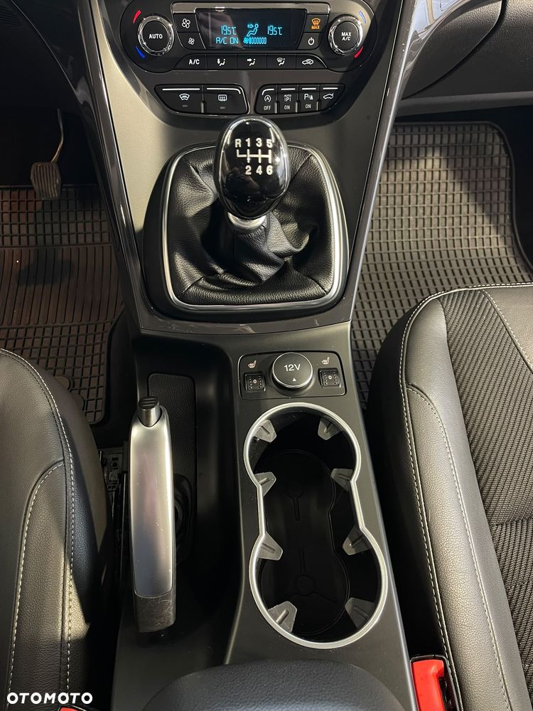 Ford Kuga 1.6 EcoBoost 2x4 Individual - 12