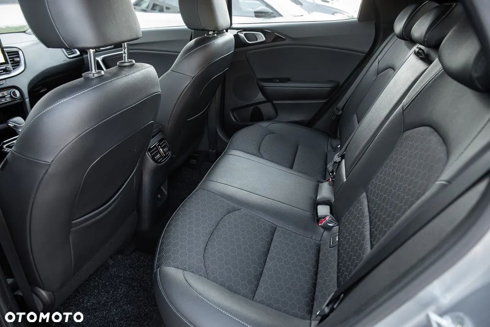 Kia XCeed 1.6 CRDi DCT7 SPIRIT - 27