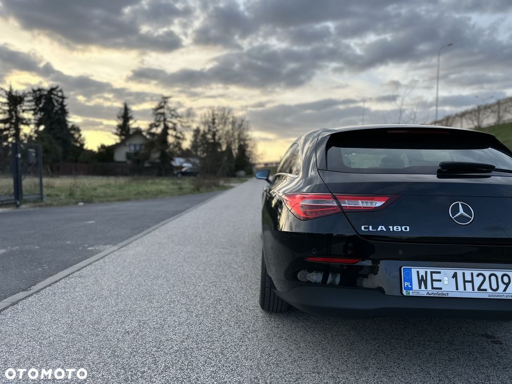 Mercedes-Benz CLA 180 7G-DCT - 10