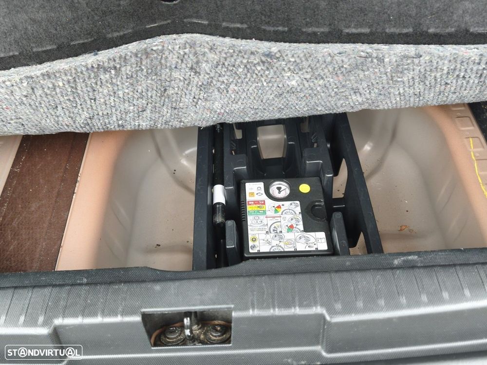 Renault Captur dCi 90 EDC Dynamique - 26
