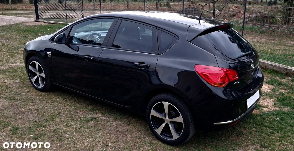 Opel Astra 1.4 150 Jahre - 8