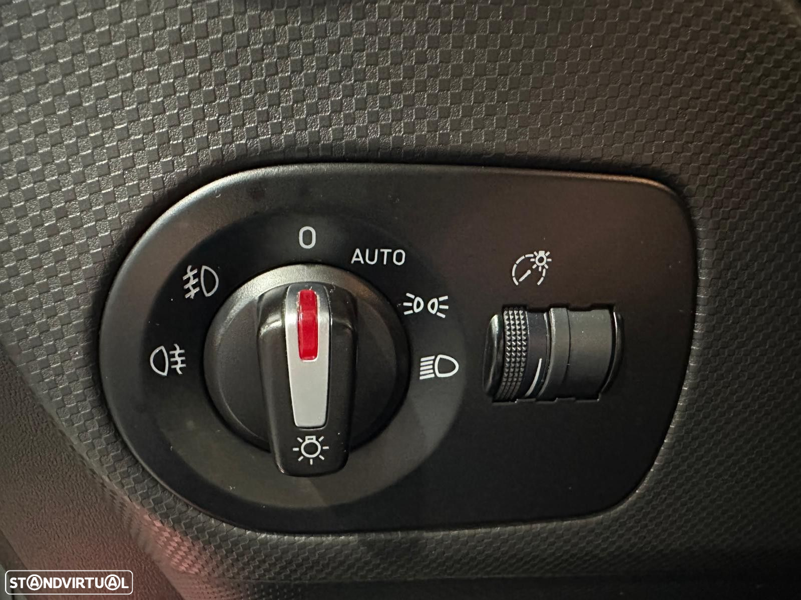 SEAT Leon 2.0 TDI FR DPF - 46