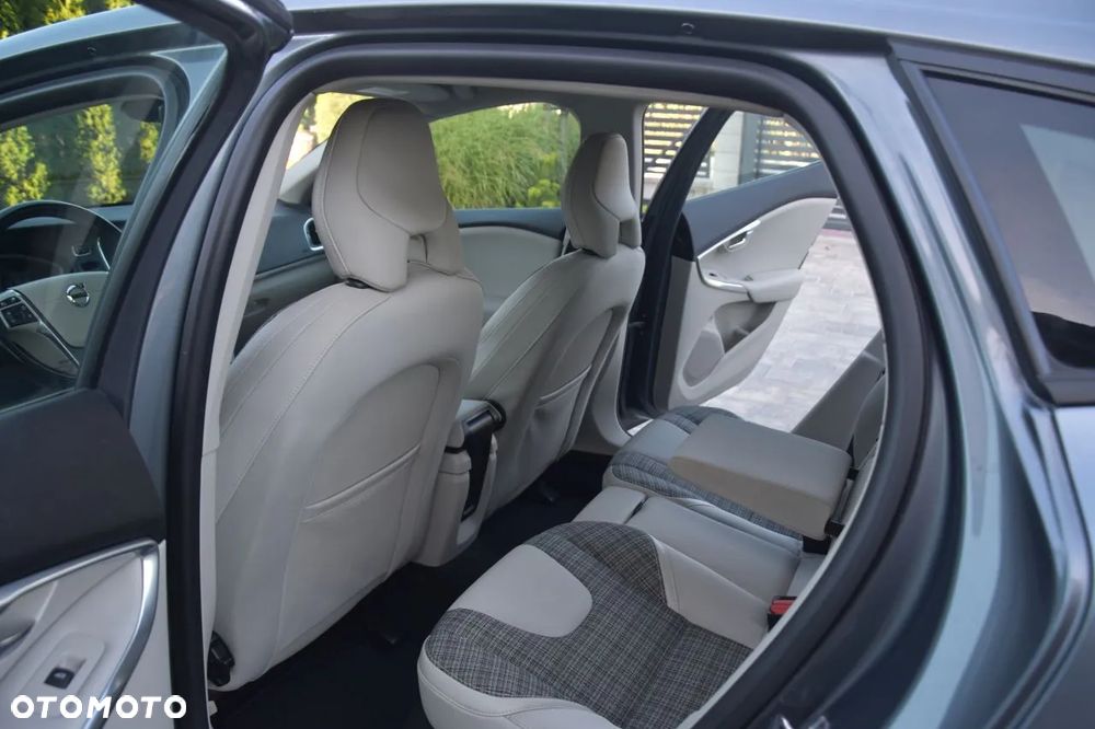Volvo V40 D2 Drive-E Momentum - 15