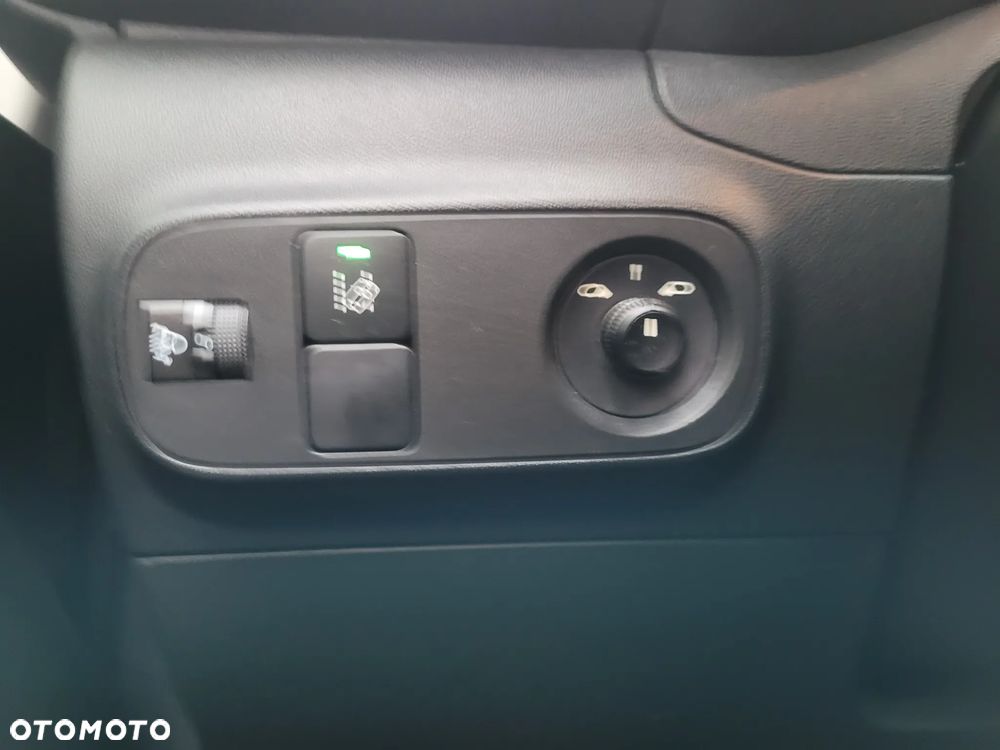 Citroën C3 Pure Tech 82 SHINE - 23