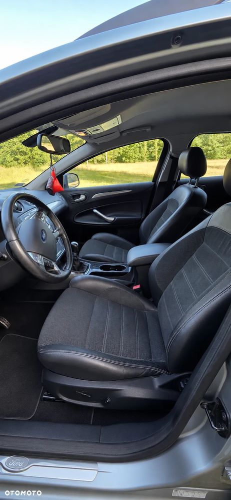 Ford Mondeo 2.0 Ghia - 8