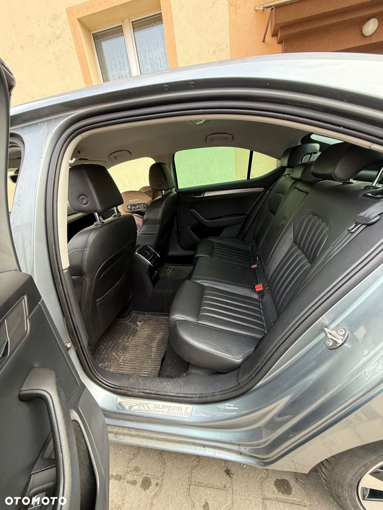 Skoda Superb 2.0 TDI Ambition DSG - 9