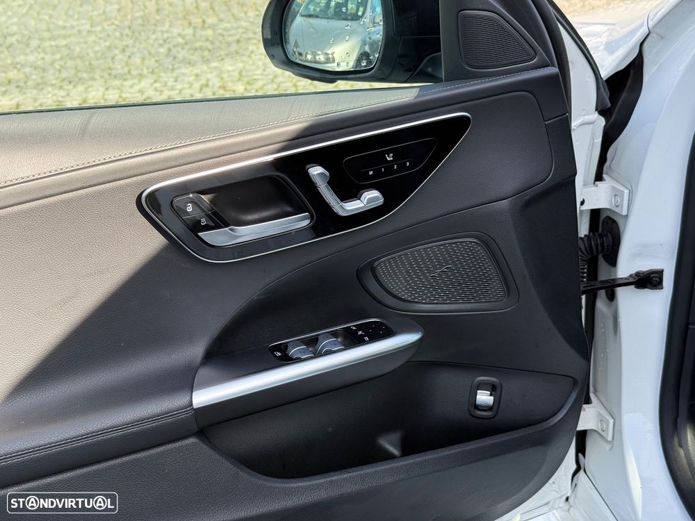 Mercedes-Benz C 300 de AMG Line - 12