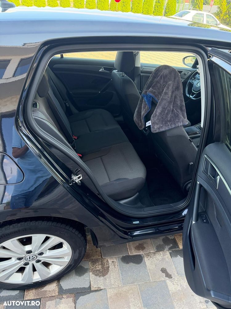 Volkswagen Golf - 5
