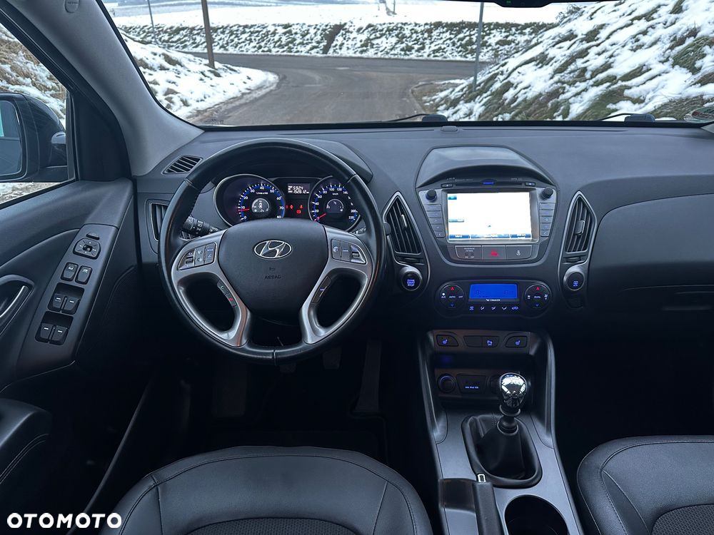 Hyundai ix35 1.6 2WD Fifa World Cup Edition - 16