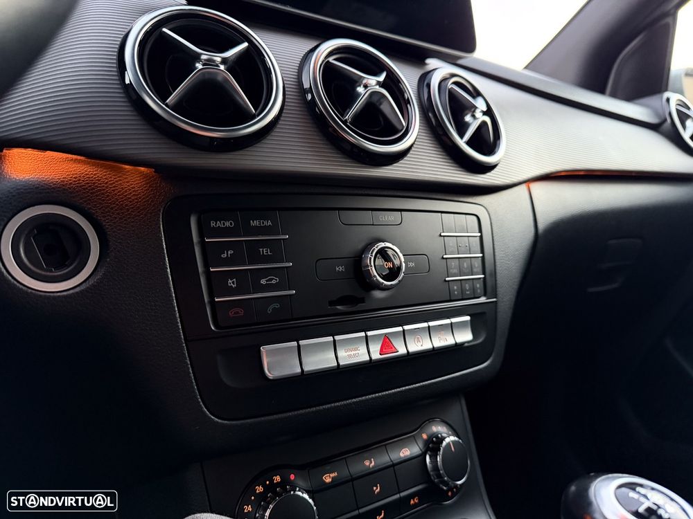 Mercedes-Benz B 180 d Style - 43