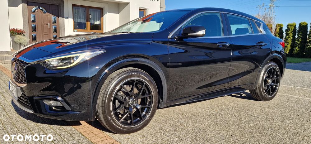 Infiniti Q30 - 7