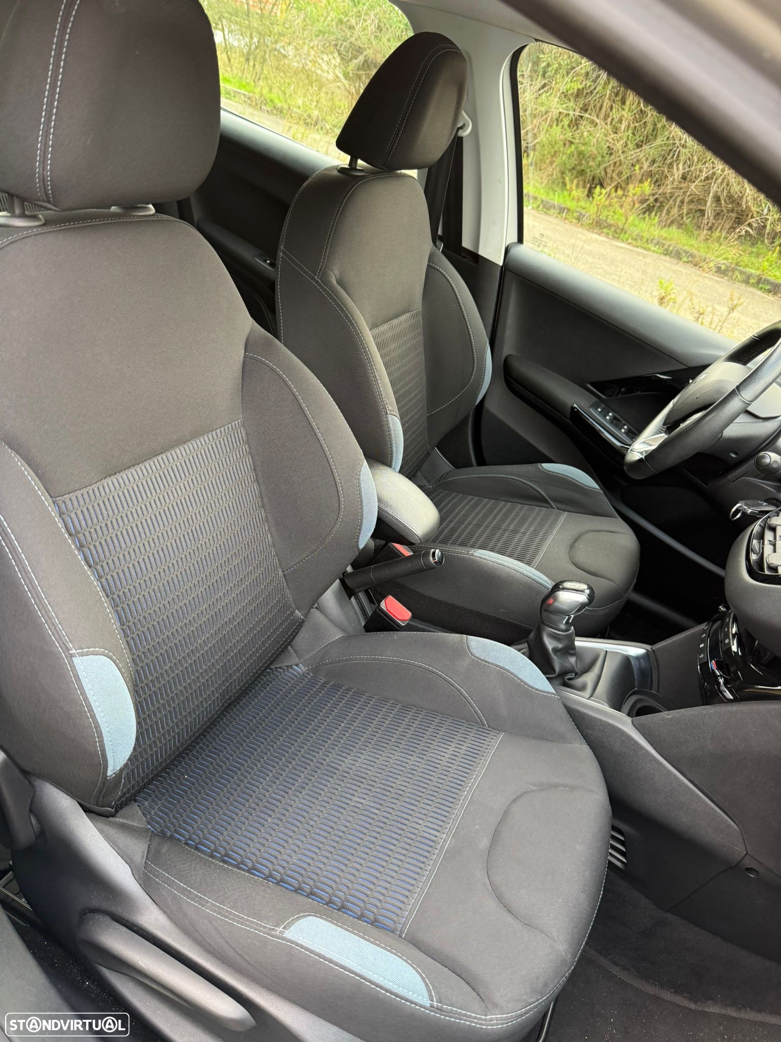 Peugeot 208 1.6 BlueHDi Style - 8