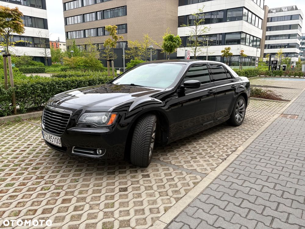 Chrysler 300s - 13