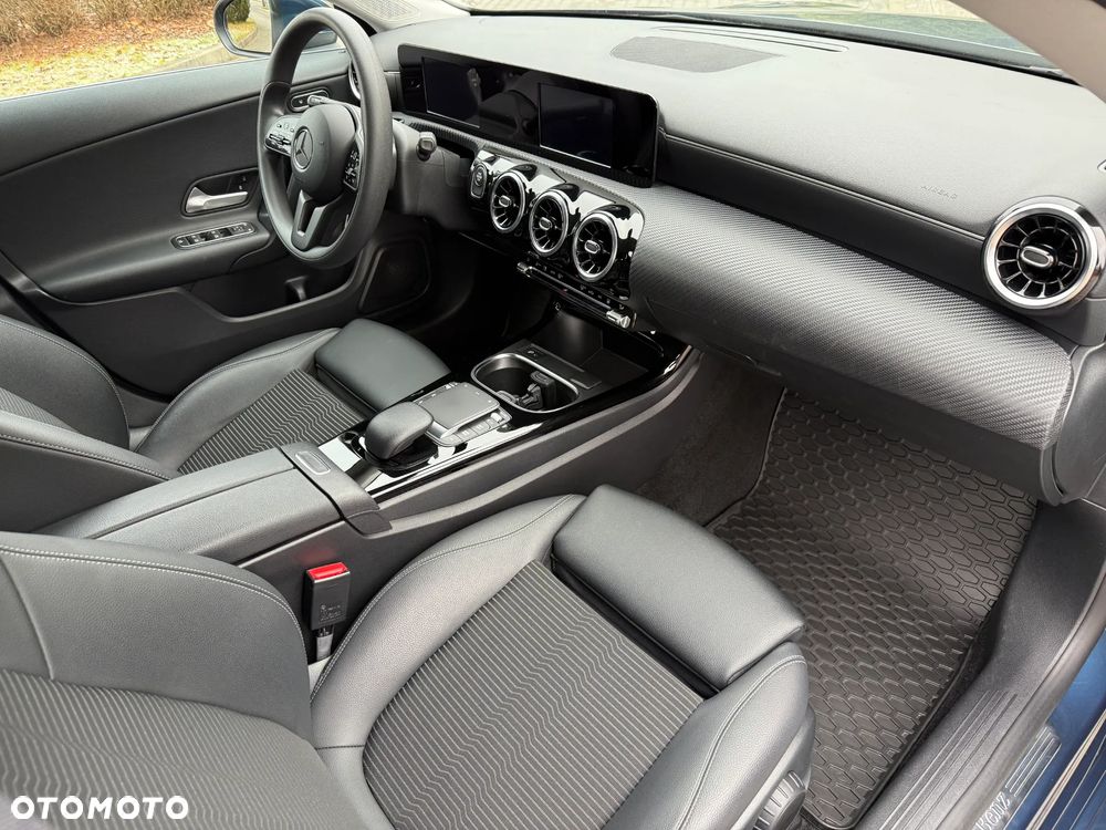 Mercedes-Benz CLA 250 e 8G-DCT Special Edition - 22