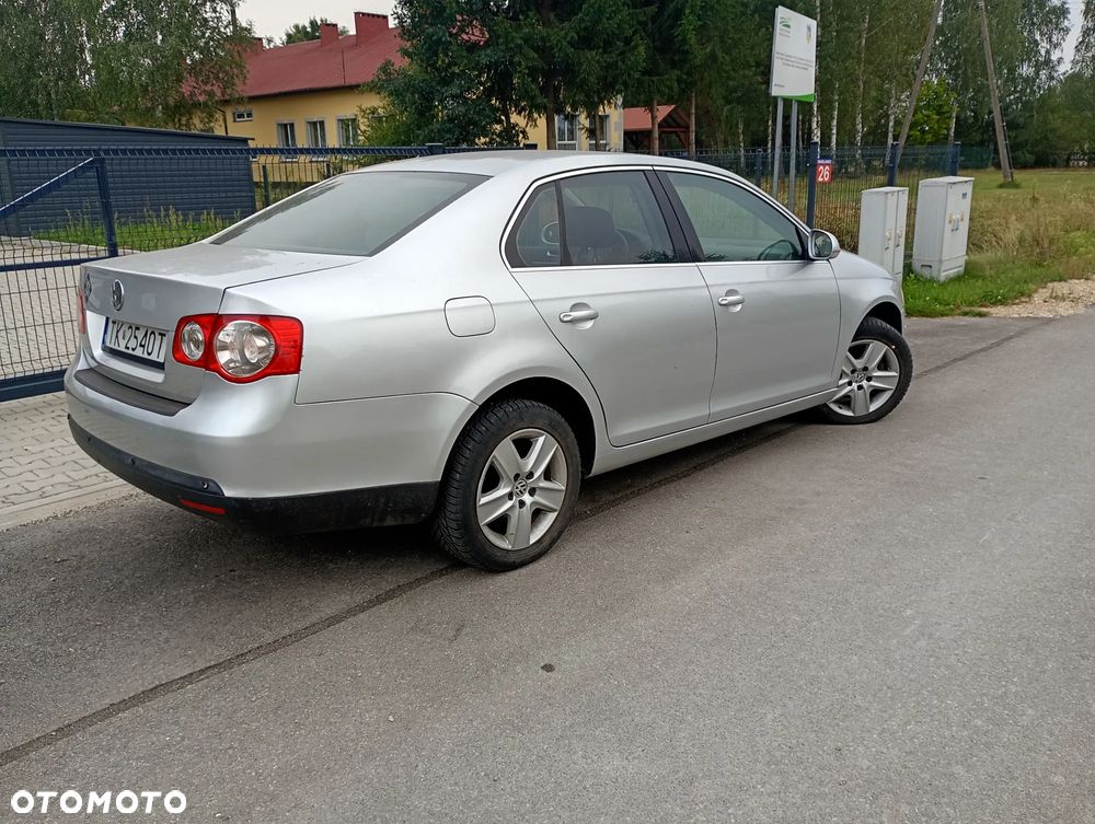 Volkswagen Jetta 1.9 TDI Comfortline - 7