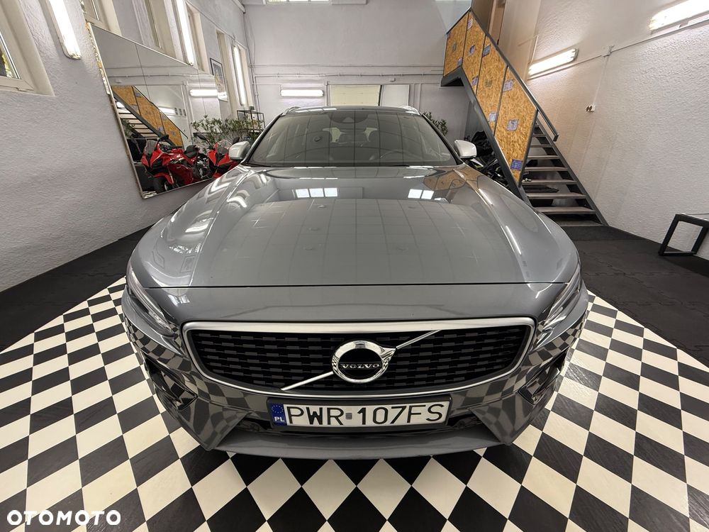 Volvo V90 D4 R-Design - 2