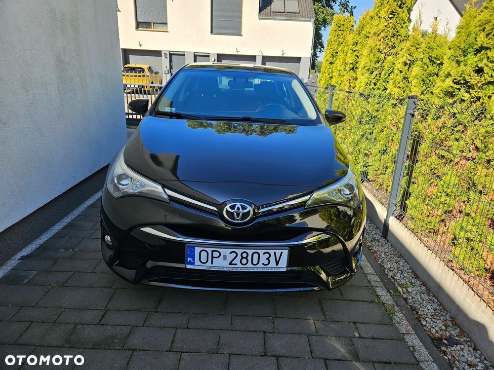 Toyota Avensis - 1