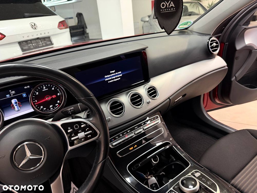 Mercedes-Benz Klasa E 220 d 4Matic 9G-TRONIC - 28