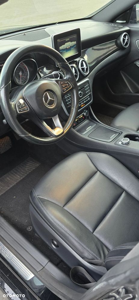 Mercedes-Benz CLA 250 4Matic 7G-DCT StreetStyle - 7