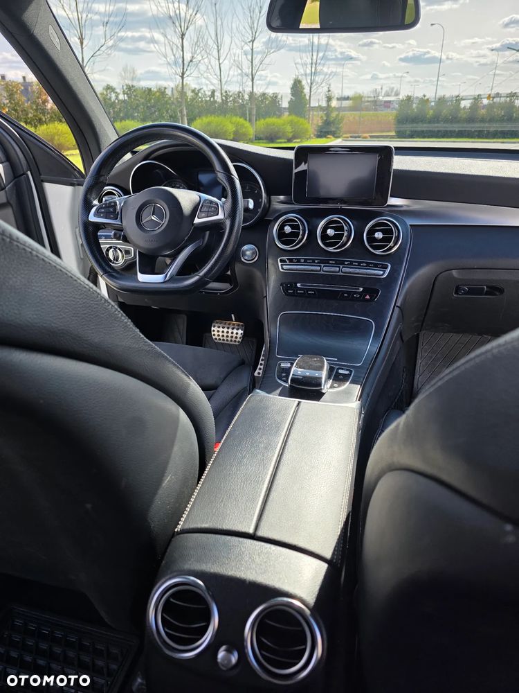 Mercedes-Benz GLC - 25