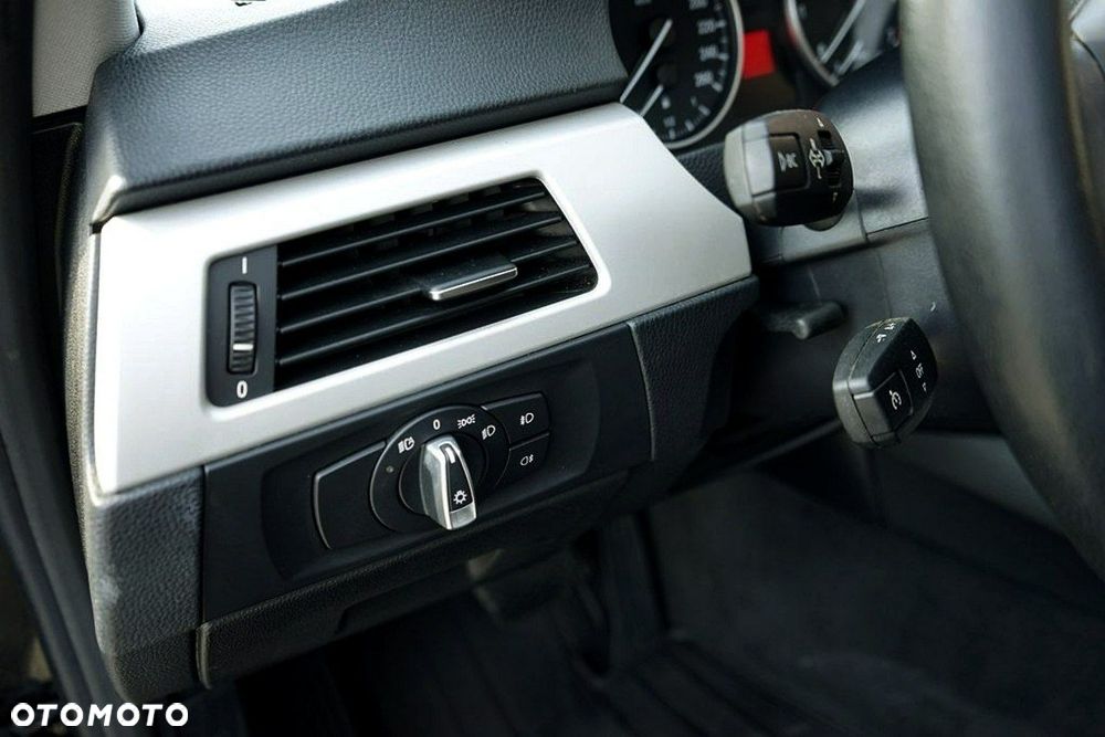 BMW Seria 3 318i - 22
