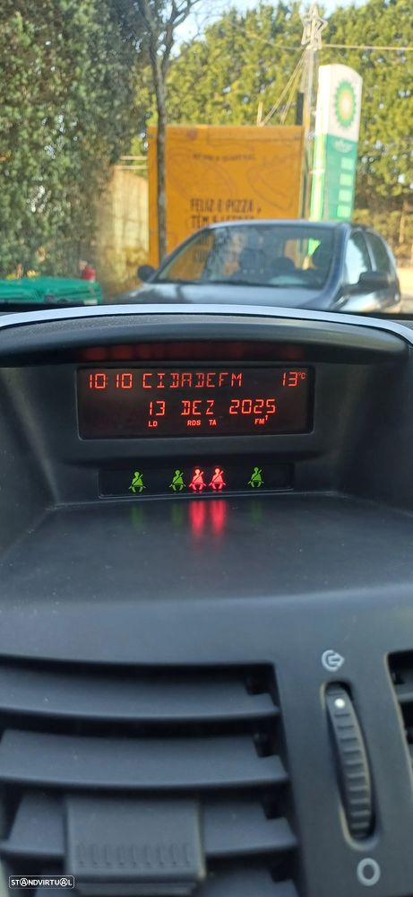 Peugeot 207 1.4 HDi Urban - 16