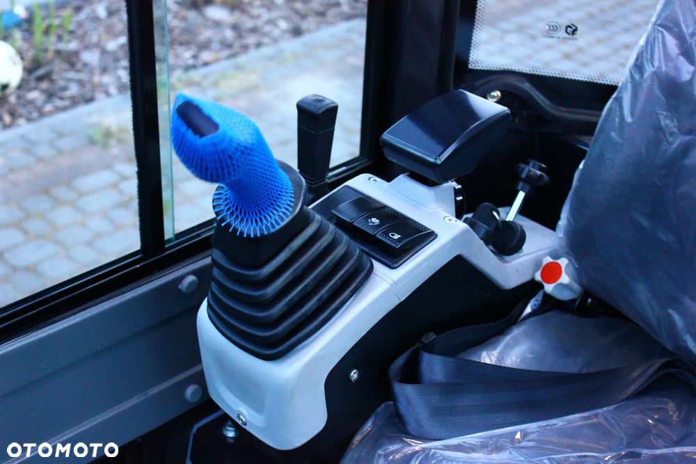 Inny VORQ V18 /KUBOTA /PARKER / 1.8T / KABINA /  ZESTAW ŁYŻEK / - 10