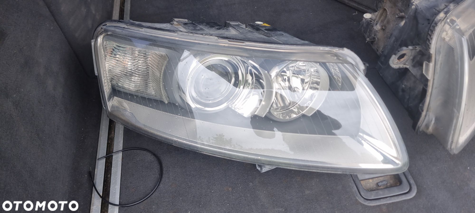 Audi a6 c6 lampa prawa prawy przód xenon - 1