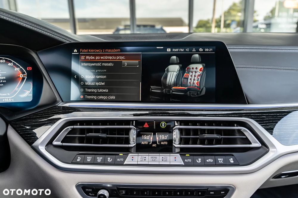 BMW X7 M50i sport - 25