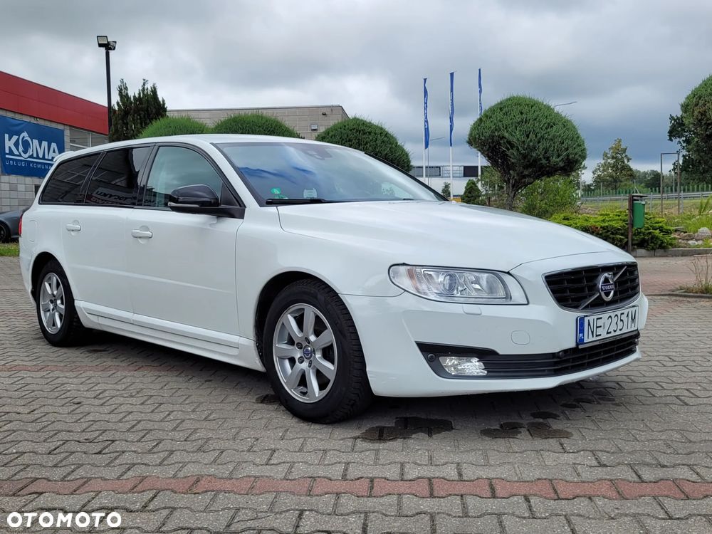 Volvo V70 D3 Momentum - 8