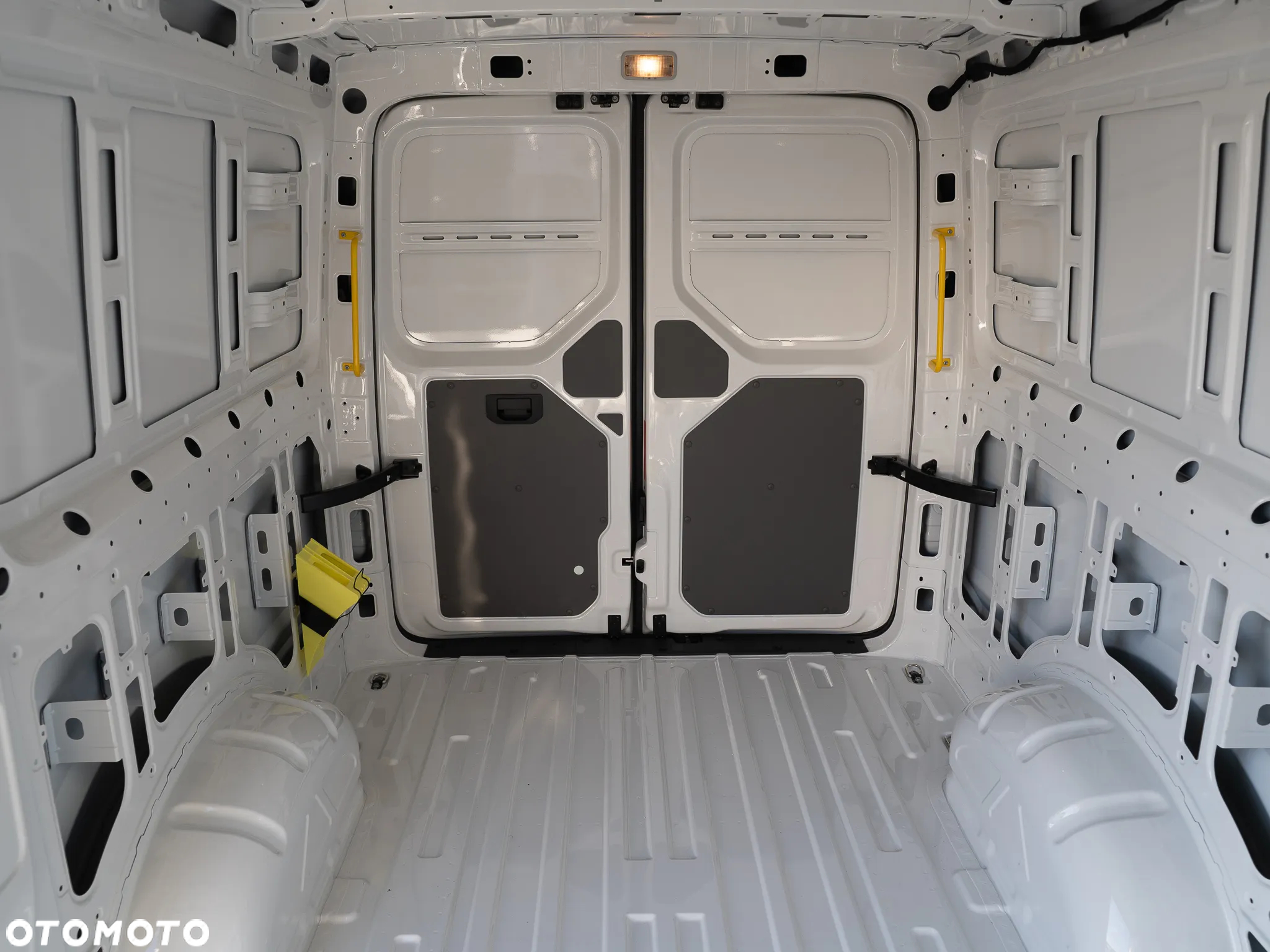 Volkswagen CRAFTER - 12