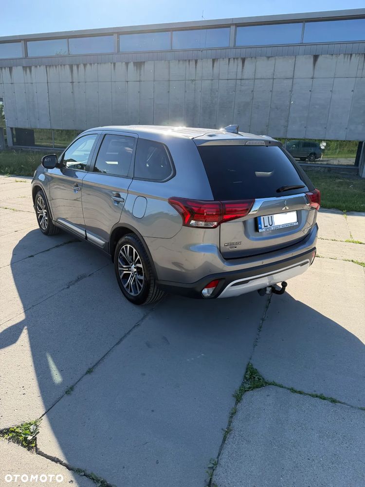 Mitsubishi Outlander - 15