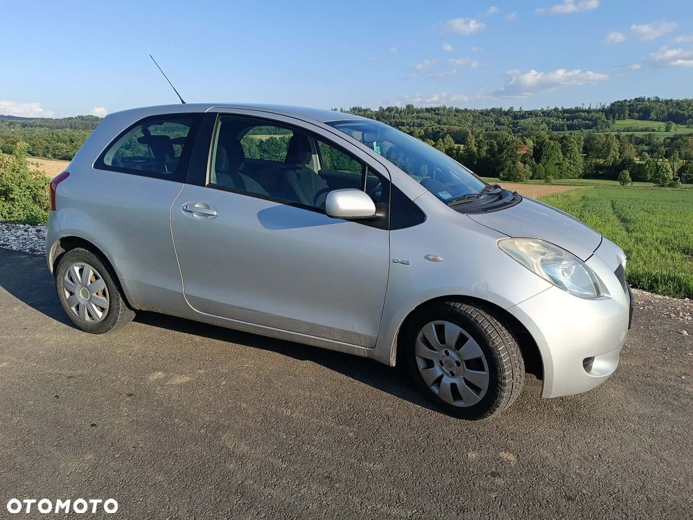 Toyota Yaris - 2