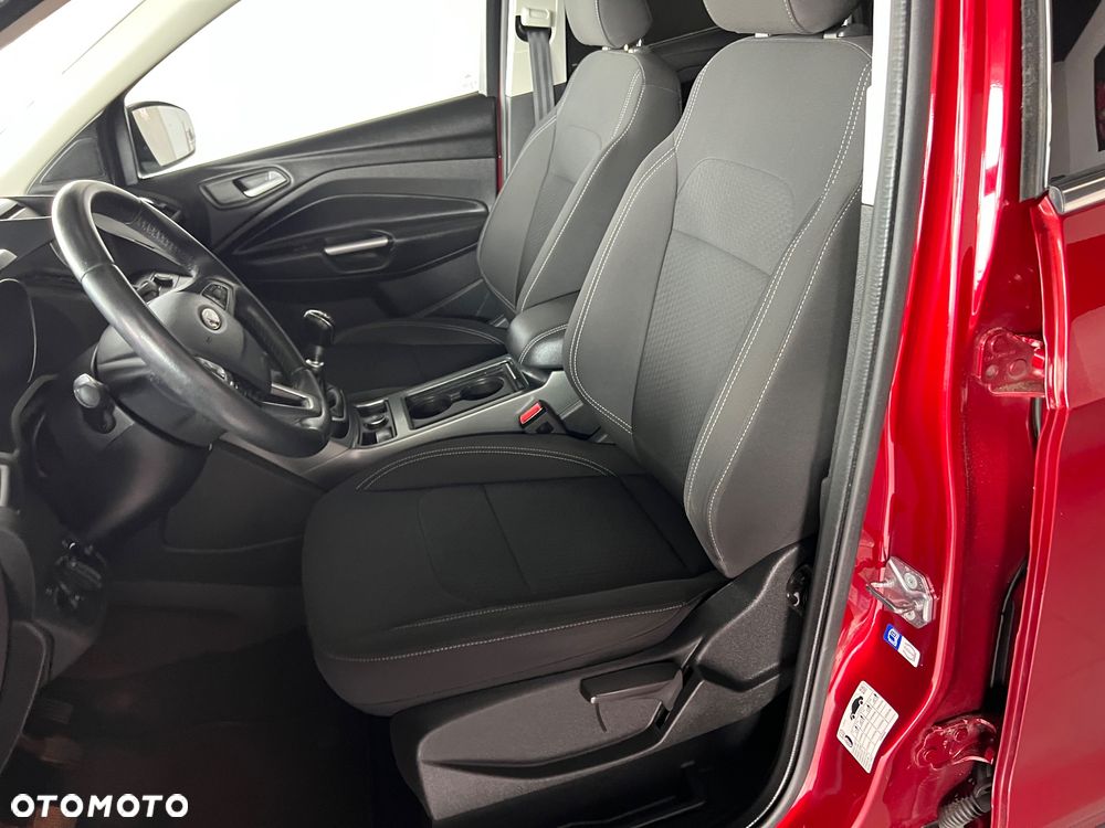 Ford Kuga - 12