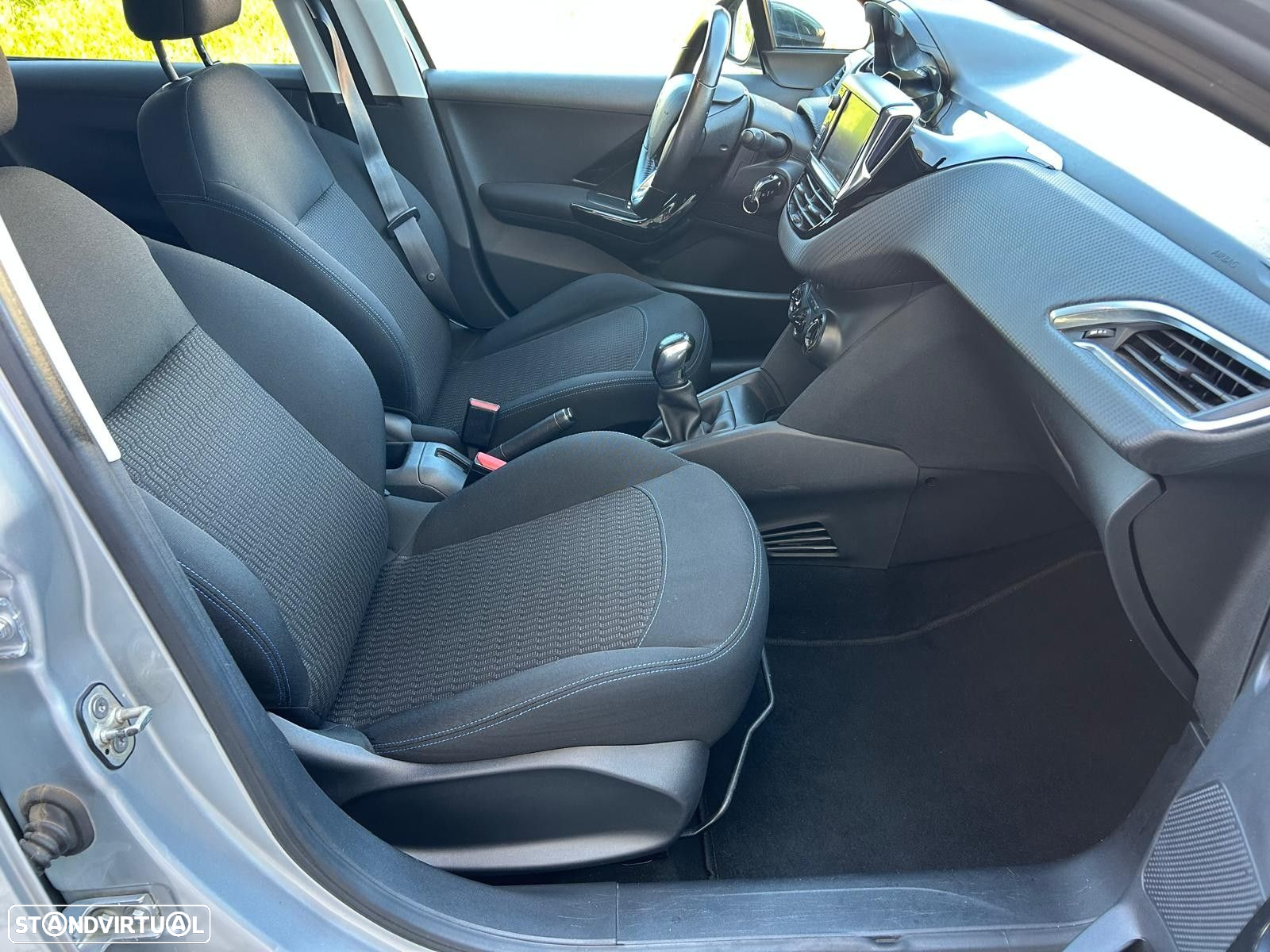 Peugeot 208 1.2 PureTech Style - 26