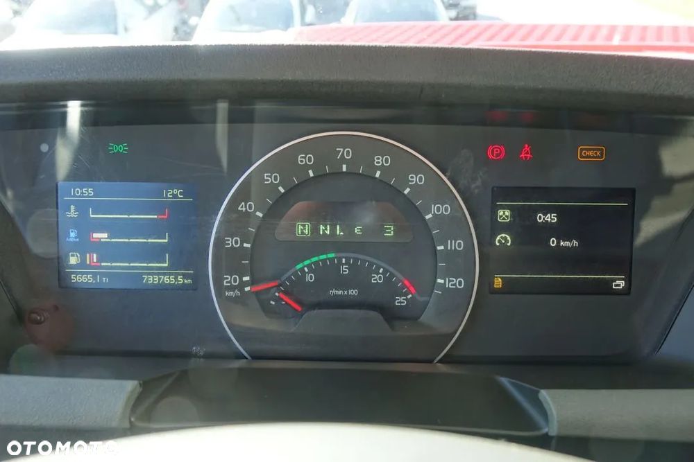 Volvo FH 500 GLOBETROTTER XL / STANDARD/ AUTOMAT / EURO 6 / KLIMATYZACJA POSTOJOWA/ 2 ZBIORNIKI PALIWA - 34