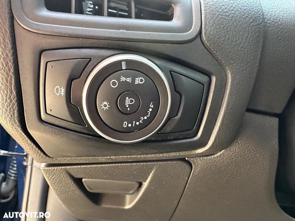 Ford Focus 1.5 TDCi Powershift Titanium - 13