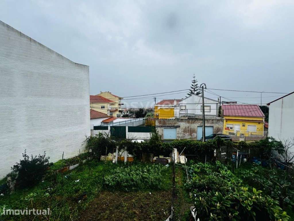Terreno com 415 m2 no Catujal a 10 minutos do Parque das Nações - Grande imagem: 2/21