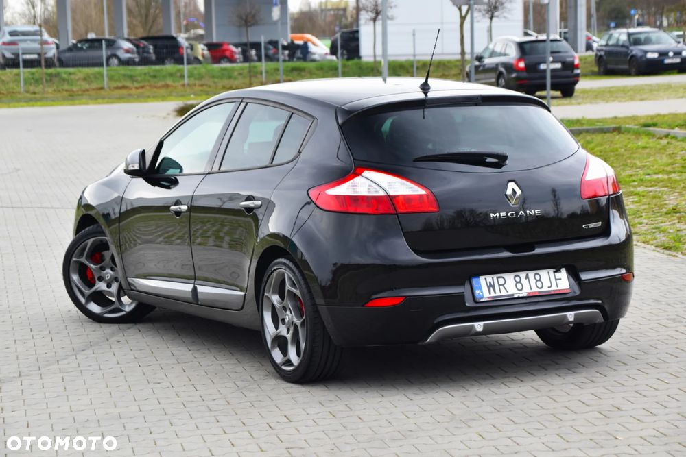 Renault Megane TCe 180 GT - 33