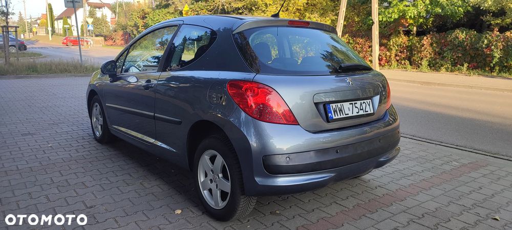Peugeot 207 1.4 16V Trendy - 10