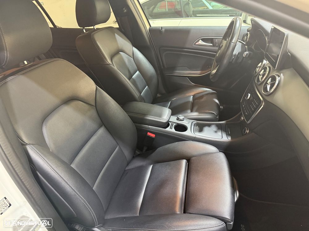 Mercedes-Benz GLA 180 (CDI) d 7G-DCT Urban - 15