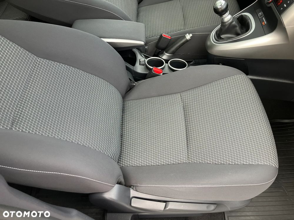 Toyota Verso 1.8 Sol - 36