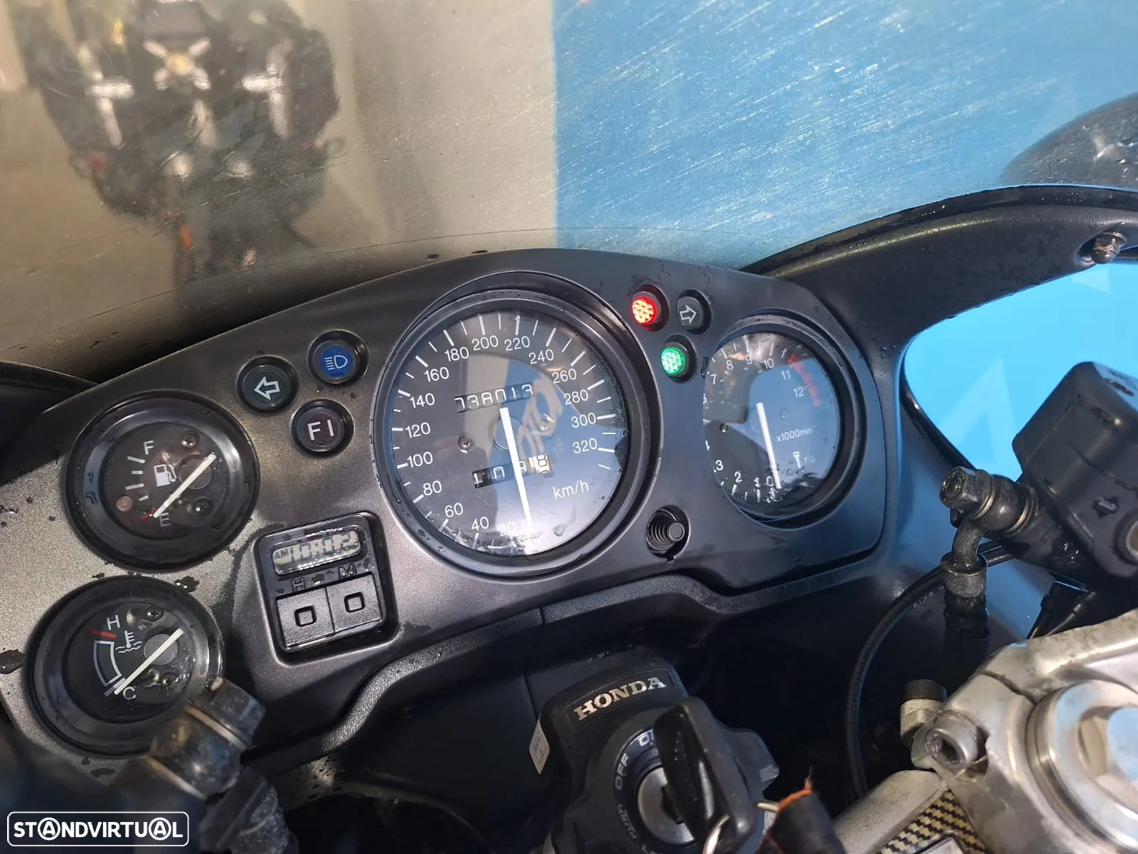 Honda CBR 1100 XX - 9