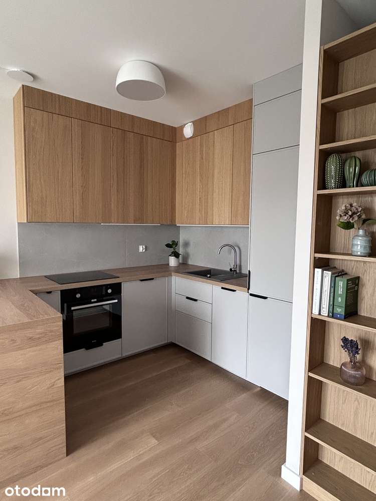 9 Maja 84 Pomorzany, balkon, miejsce postojowe, koło szpitala