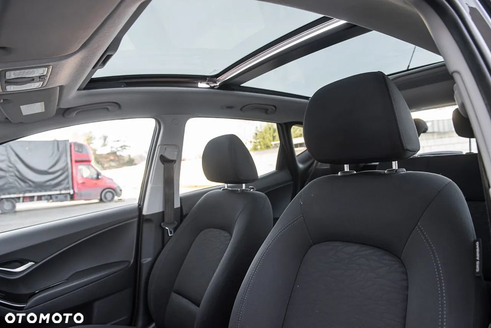 Hyundai ix20 1.6 CRDi blue YES Gold - 17