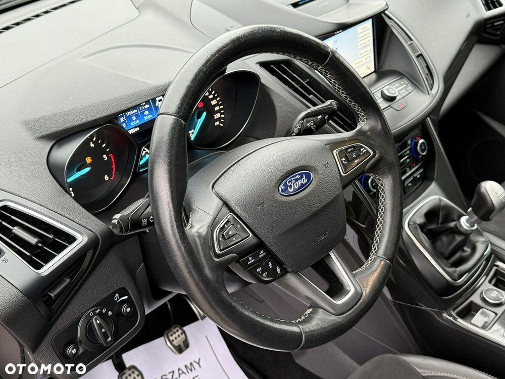 Ford Kuga - 28