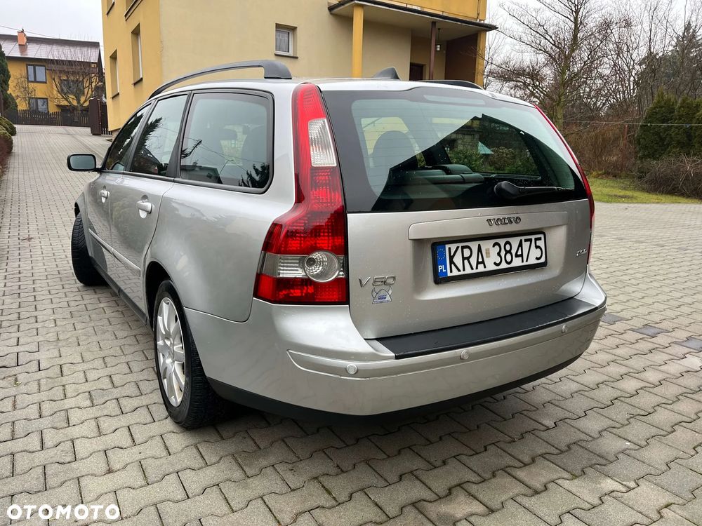 Volvo V50 2.0D Momentum - 9