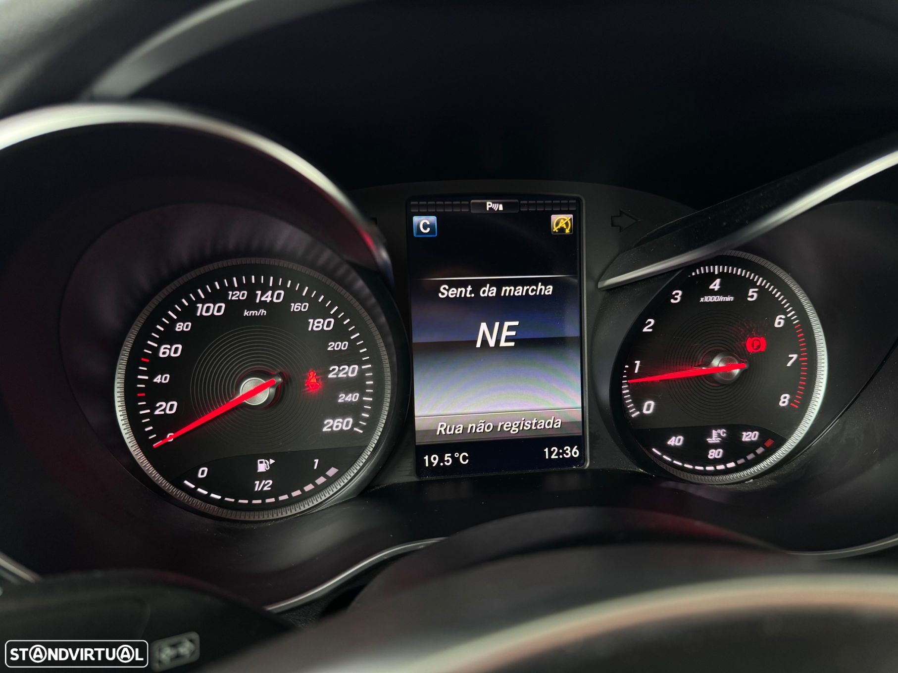 Mercedes-Benz C 180 AMG Line - 29