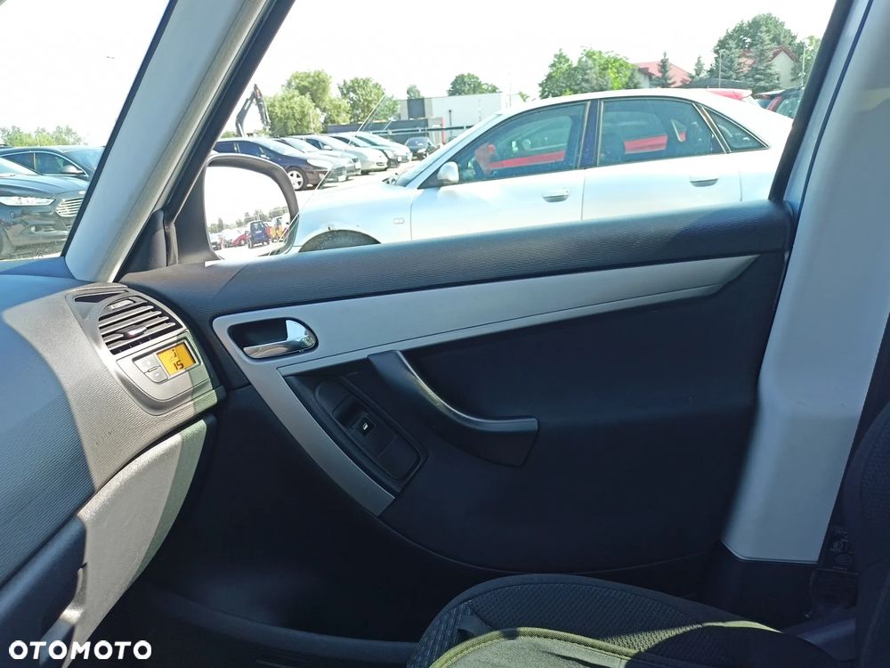 Citroën C4 Picasso - 12