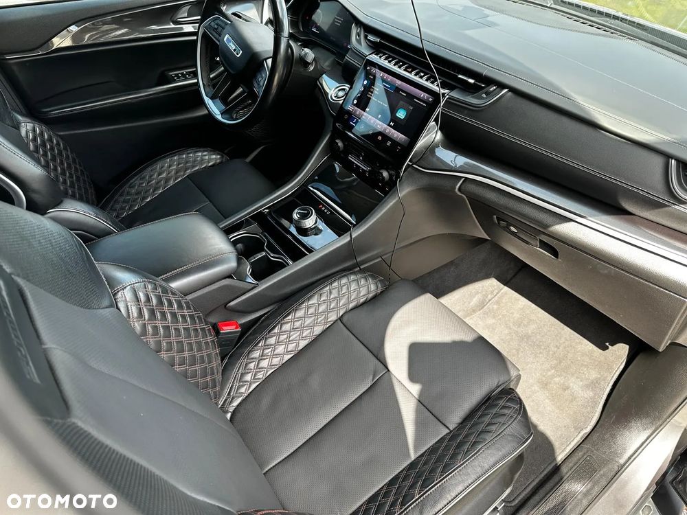 Jeep Grand Cherokee - 23